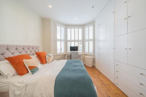 Flat A, 22 Gayville Road, London, SW11 6JP