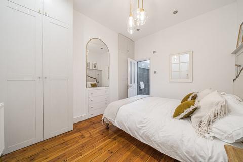 Flat A, 22 Gayville Road, London, SW11 6JP