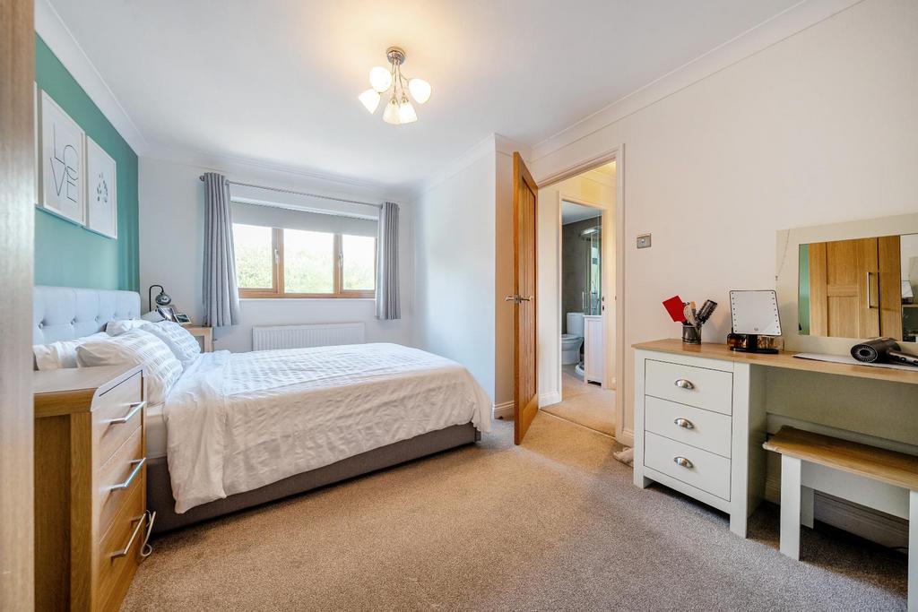 Bedroom 1.jpg