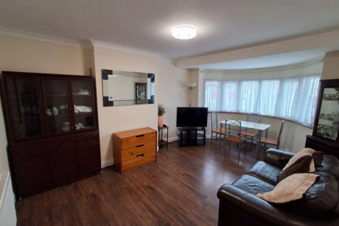 1 bedroom maisonette to rent, Wembley HA0