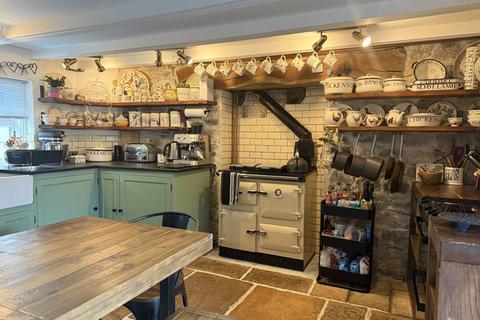 undefined, GUNNISLAKE PL18