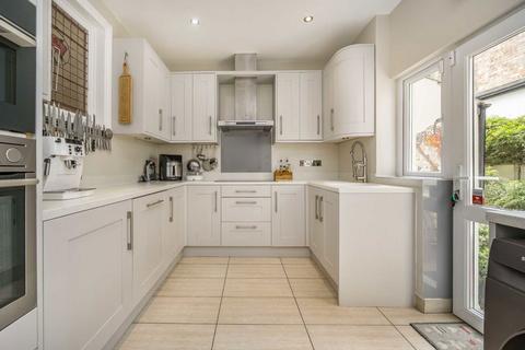 6 bedroom semi-detached house for sale, Buxton Gardens, London W3