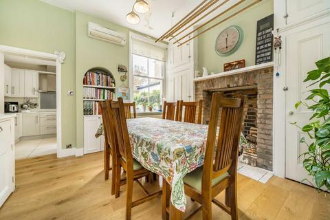 15 Buxton Gardens, London, W3 9LF