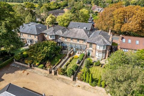 4 bedroom terraced house for sale, College Court, Dringhouses, York