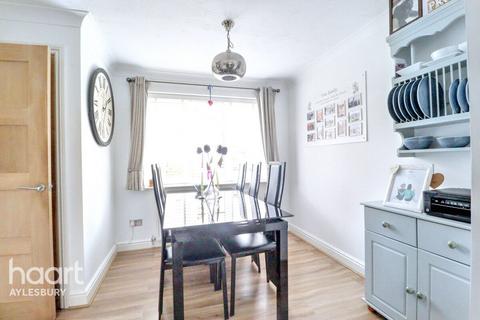 undefined, Woodford Close, Aylesbury