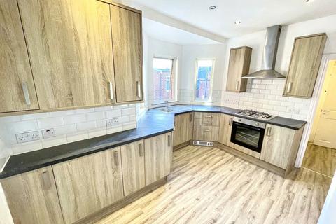 5 bedroom maisonette for sale, Hartington Terrace, Westoe, South Shields, Tyne and Wear, NE33 4DE