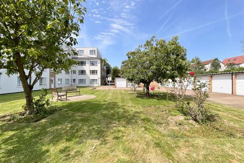 2 bedroom flat for sale, Southbourne Grove, Westcliff-on-Sea SS0