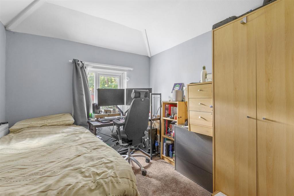 13 Wendover Street, HP11 2 JE-4.jpg