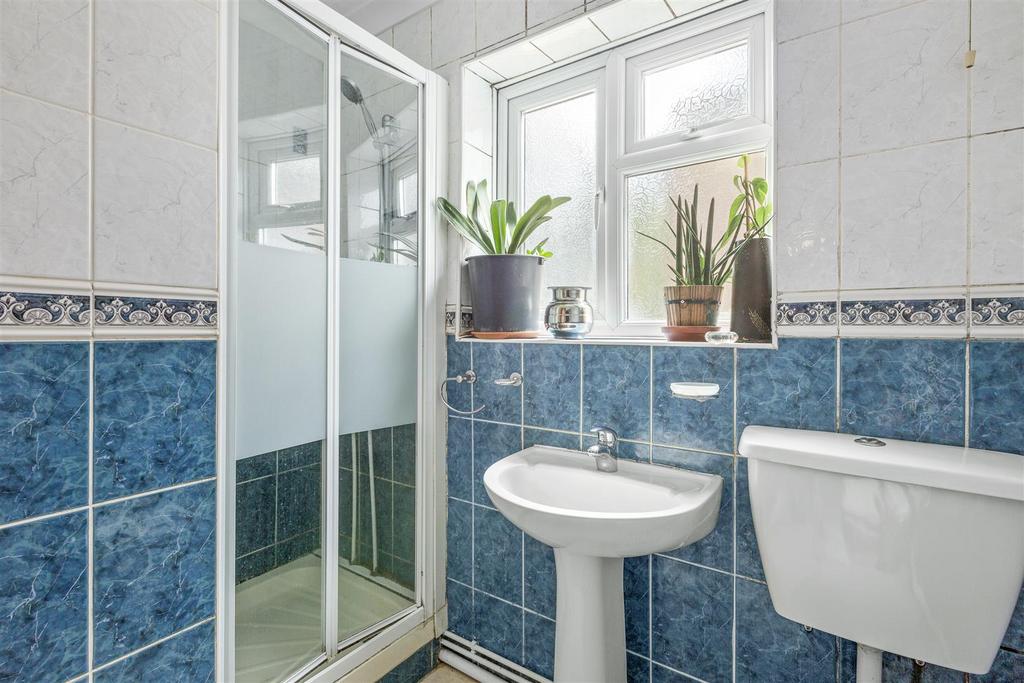 13 Wendover Street, HP11 2 JE-8.jpg