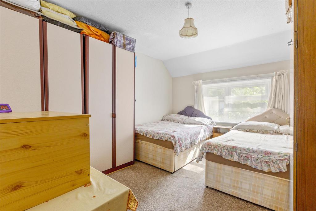 13 Wendover Street, HP11 2 JE-1.jpg