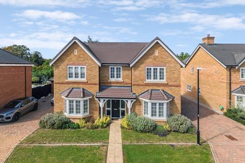 5 bedroom detached house for sale, Drovers Way, Pirton, SG5