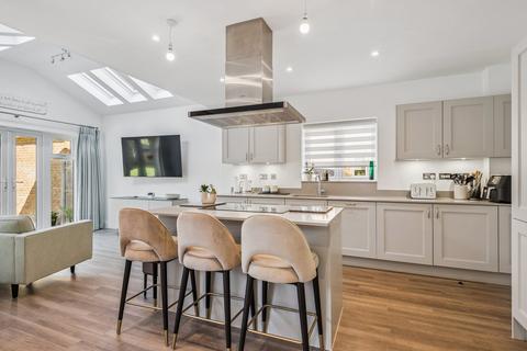 5 bedroom detached house for sale, Drovers Way, Pirton, SG5