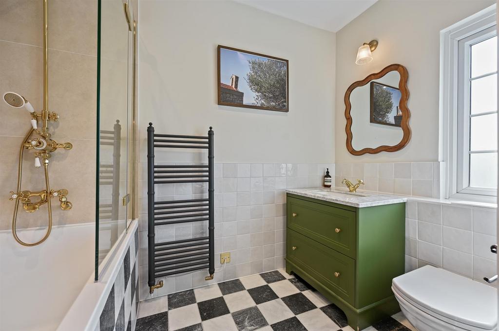 Ensuite.jpg