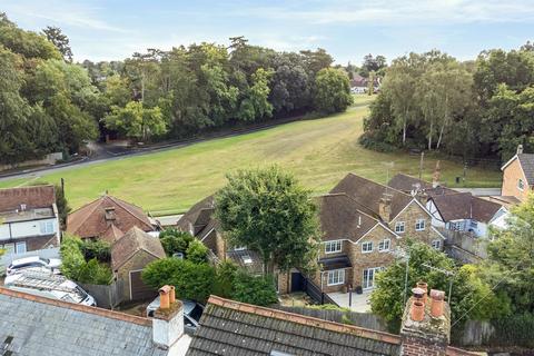 3 bedroom semi-detached house for sale, Orchard Grove, Chalfont St. Peter, SL9