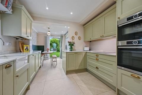 3 bedroom semi-detached house for sale, Orchard Grove, Chalfont St. Peter, SL9