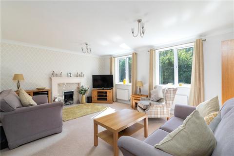 4 bedroom semi-detached house for sale, Overland Crescent, Bradford, West Yorkshire, BD10