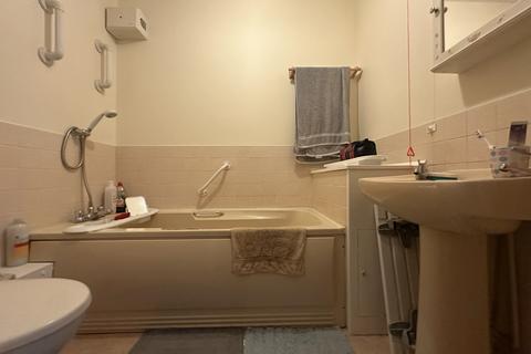 1 bedroom flat for sale, Queen Street, Deal, CT14