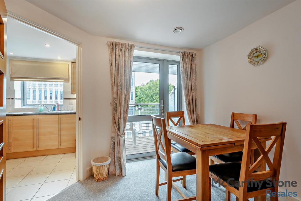 8662228-interior01-800.jpg