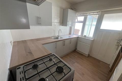 2 bedroom semi-detached house to rent, Green Park Road, Skircoat, Halifax, HX3