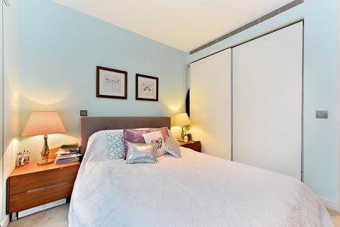 undefined, Pan Peninsula, East Building, London, E14