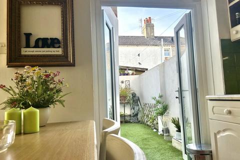 3 bedroom end of terrace house for sale, Arundel Road, Littlehampton, BN17