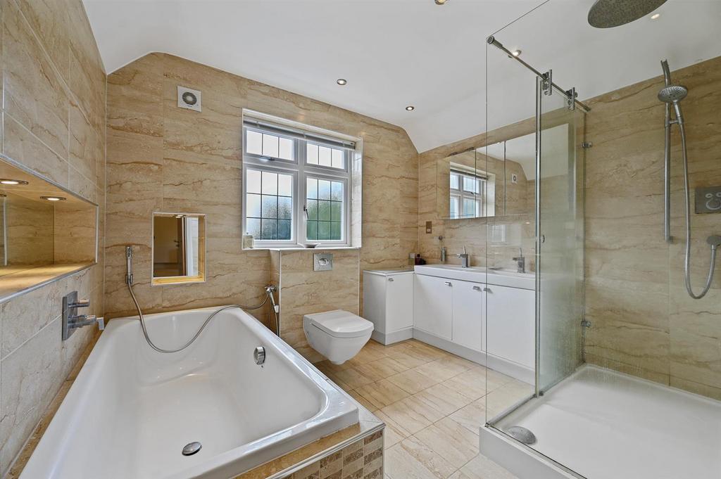 Ensuite 2.jpg