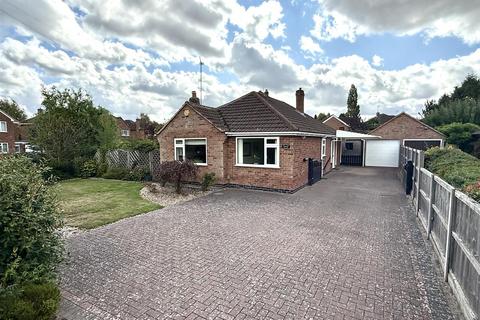 2 bedroom detached bungalow for sale, Newfield Avenue, Kenilworth