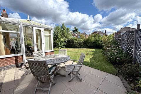 2 bedroom detached bungalow for sale, Newfield Avenue, Kenilworth
