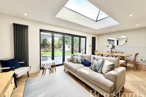 22 Hedingham Road, Hornchurch, RM11 3QA