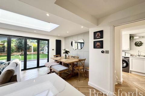 22 Hedingham Road, Hornchurch, RM11 3QA