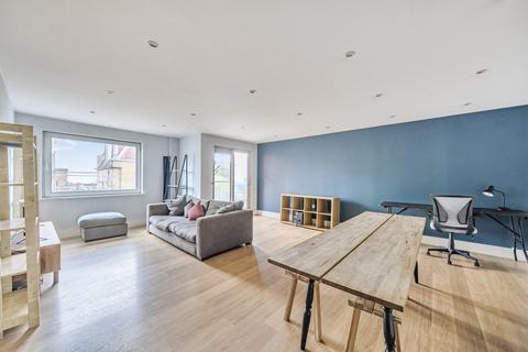 Willow Way, London