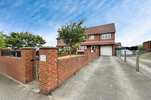 5 bedroom semi-detached house to rent, Doe Quarry Lane, Sheffield S25