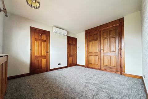 5 bedroom semi-detached house to rent, Doe Quarry Lane, Sheffield S25