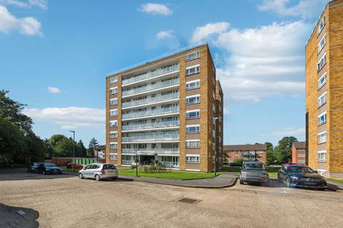 2 bedroom apartment for sale, Dove Park, Hatch End, Pinner HA5