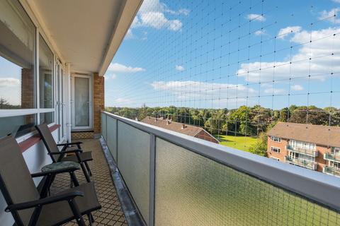 2 bedroom apartment for sale, Dove Park, Hatch End, Pinner HA5