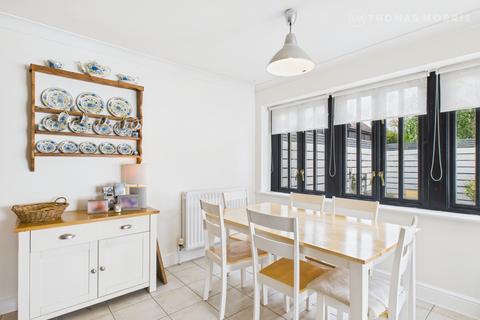 4 bedroom terraced house for sale, Town Farm Close, Royston SG8