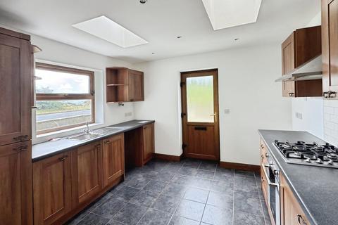 2 bedroom end of terrace house for sale, Halifax Road, Scholes, Cleckheaton, BD19