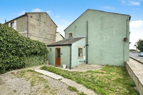2 bedroom end of terrace house for sale, Halifax Road, Scholes, Cleckheaton, BD19