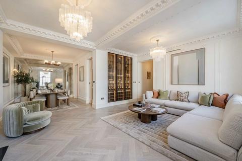 3 bedroom flat for sale, Curzon Street, London W1J