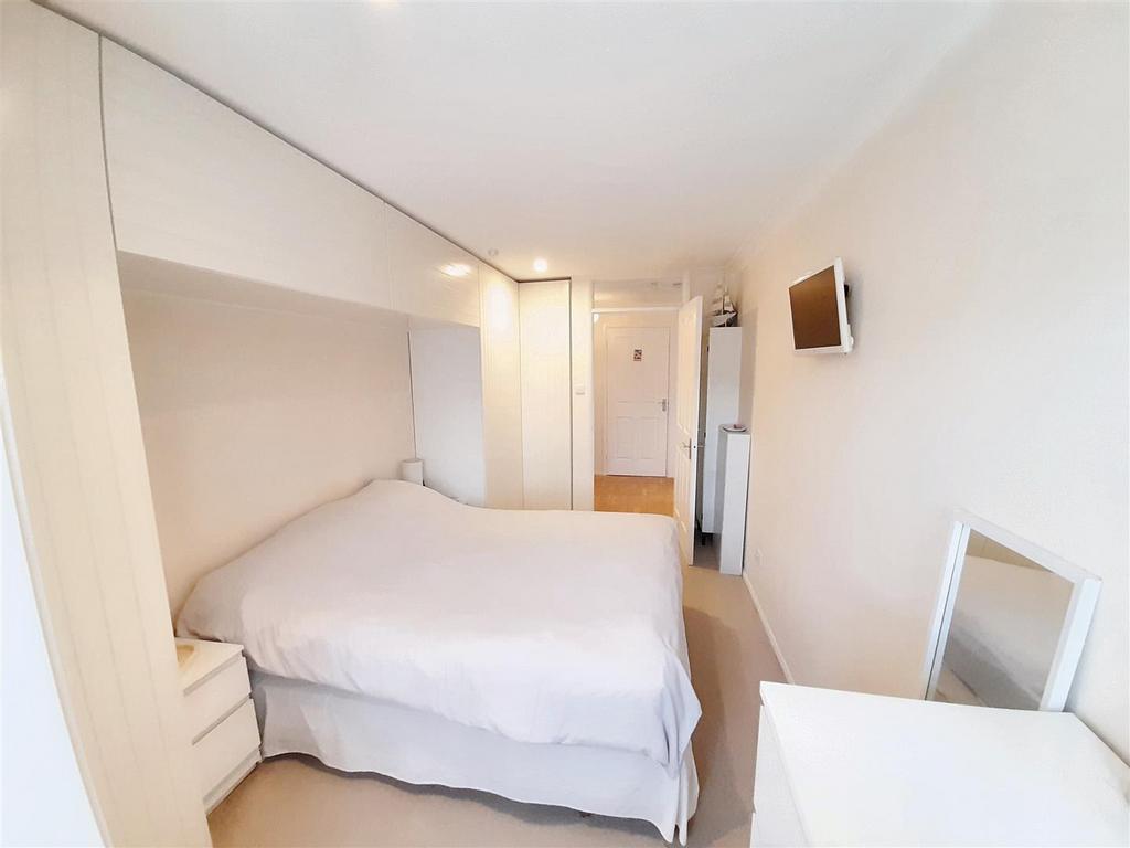 Bedroom a new.jpg