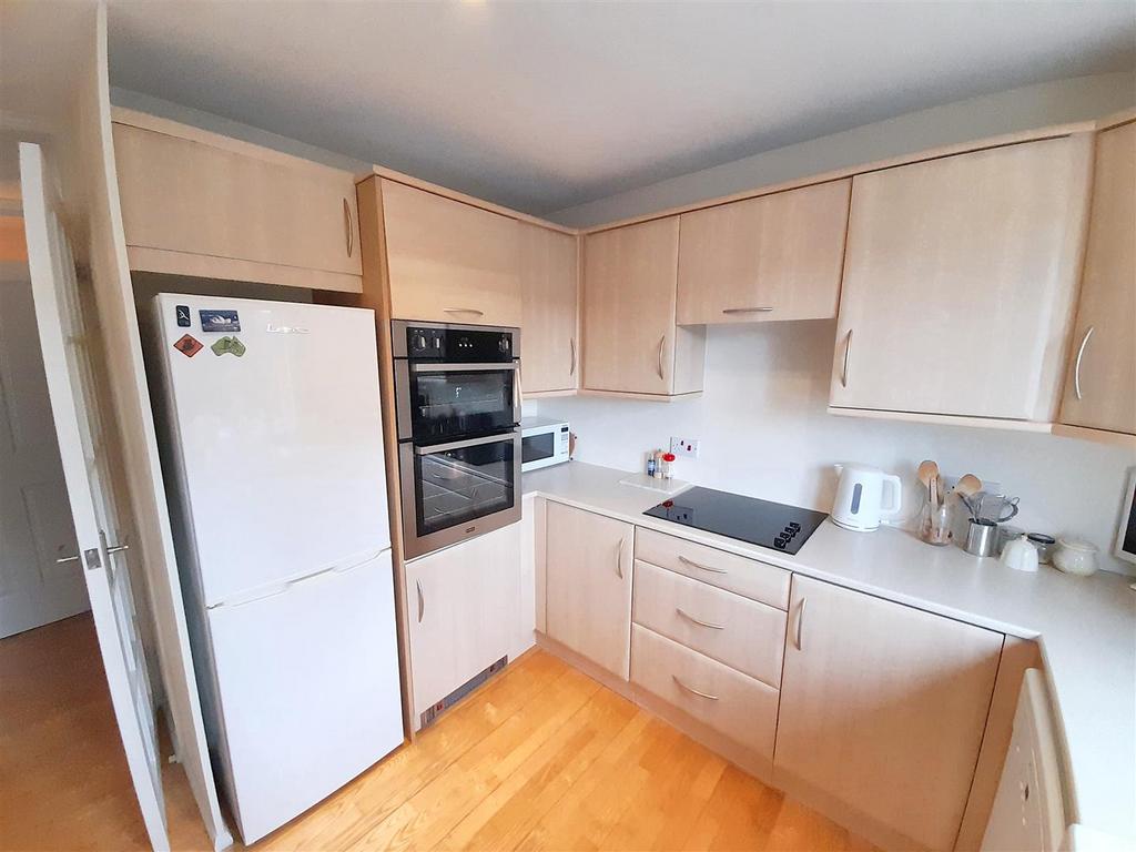 Kitchen 1 new.jpg