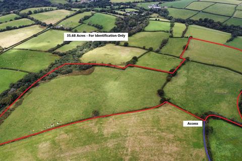 undefined, Garreg Felin, Henllan Amgoed, Whitland