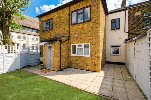 2 bedroom maisonette to rent, Boundary Road, Walthamstow, E17