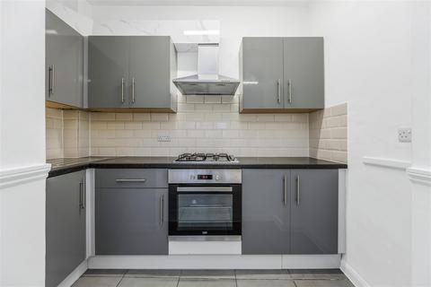 2 bedroom maisonette to rent, Boundary Road, Walthamstow, E17