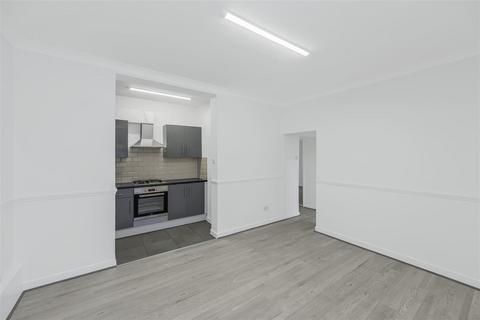 2 bedroom maisonette to rent, Boundary Road, Walthamstow, E17