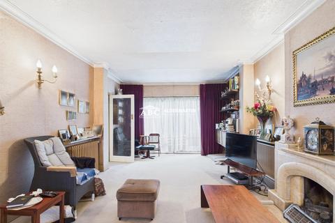 5 bedroom detached house for sale, Carlton Close, Edgware