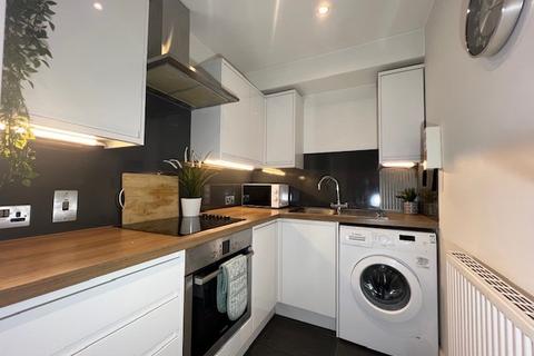 3 bedroom flat to rent, Rosebank Terrace, Ferryhill, Aberdeen, AB11