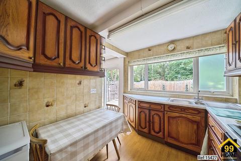 undefined, Murdoch Close, Staines-upon-Thames, Middlesex, TW18