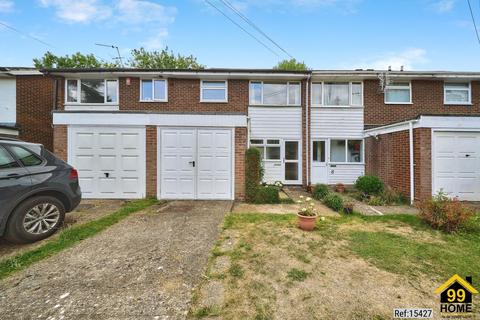 undefined, Murdoch Close, Staines-upon-Thames, Middlesex, TW18