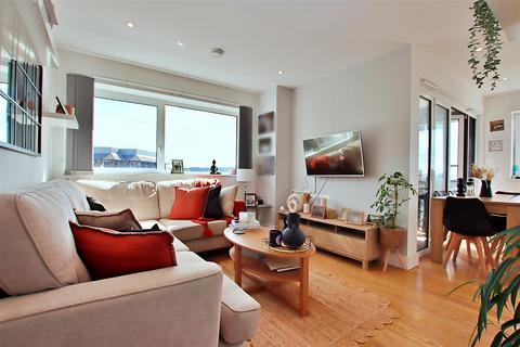 1 bedroom flat for sale, Elstree House,Elstree Way, Borehamwood